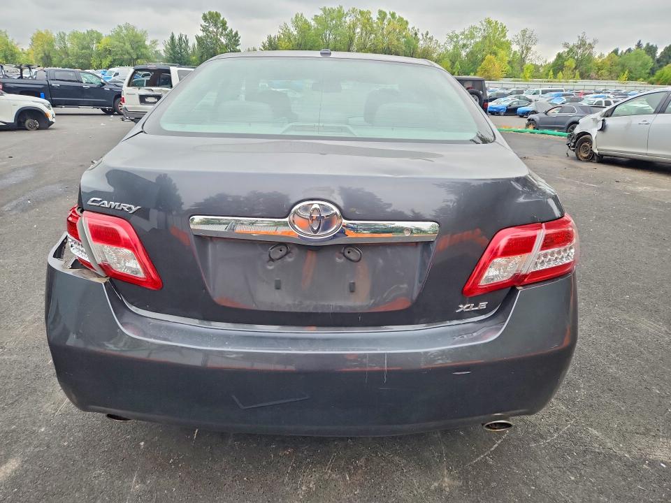 2010 Toyota Camry მანქანა იყიდება აუქციონზე, vin: 4T1BK3EK5AU110143, აუქციონის ნომერი: 67561186