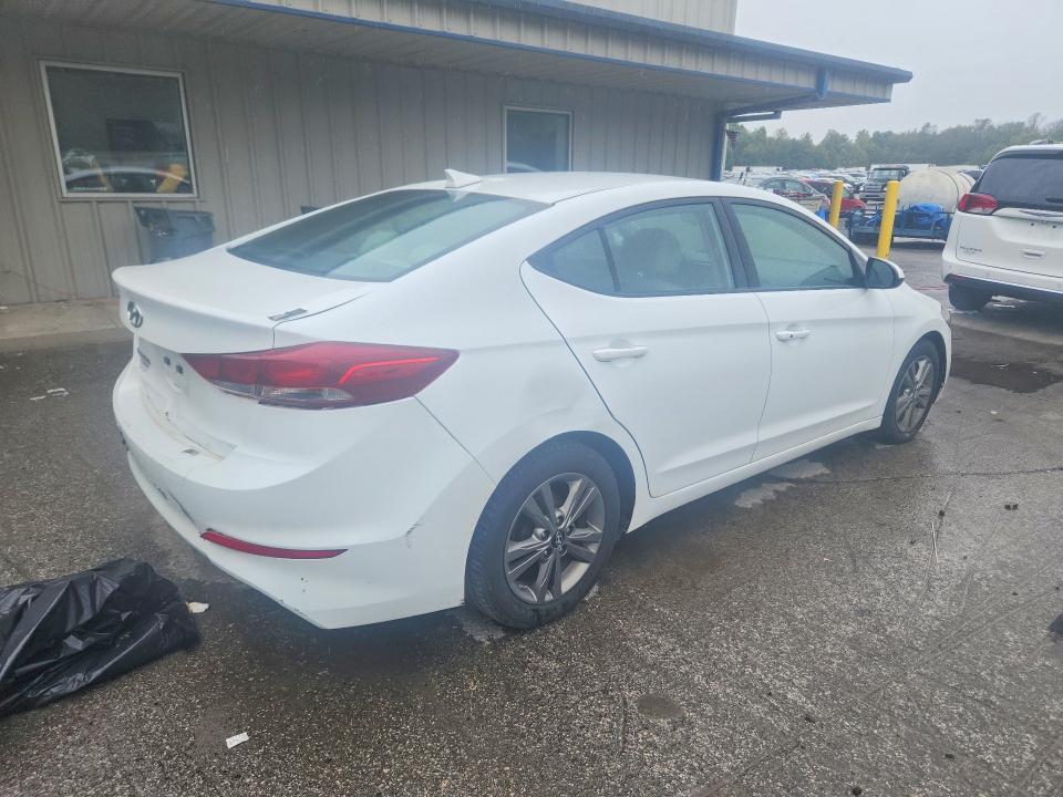 68568286 :رقم المزاد ، 5NPD84LF3HH032120 vin ، 2017 Hyundai Elantra مزاد بيع