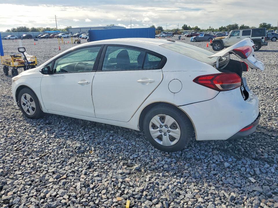 2017 Kia Forte მანქანა იყიდება აუქციონზე, vin: 3KPFK4A78HE107114, აუქციონის ნომერი: 69721006