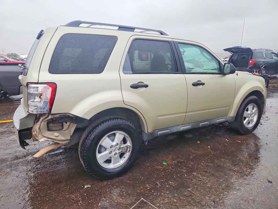 68004246 :رقم المزاد ، 1FMCU0D72CKA98297 vin ، 2012 Ford Escape مزاد بيع