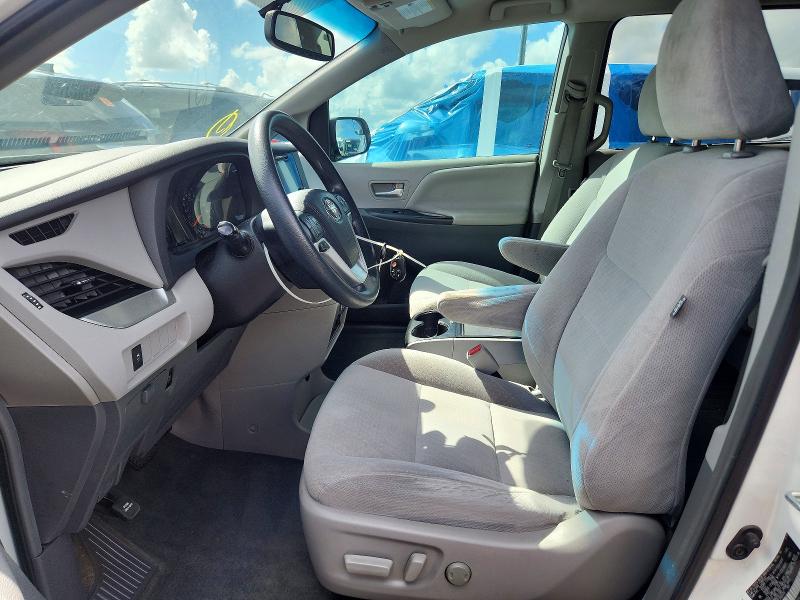 69599786 :رقم المزاد ، 5TDKK3DC1FS682479 vin ، 2015 Toyota Sienna مزاد بيع