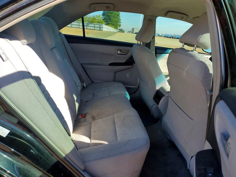 70607846 :رقم المزاد ، 4T4BF1FK8FR512615 vin ، 2015 Toyota Camry مزاد بيع