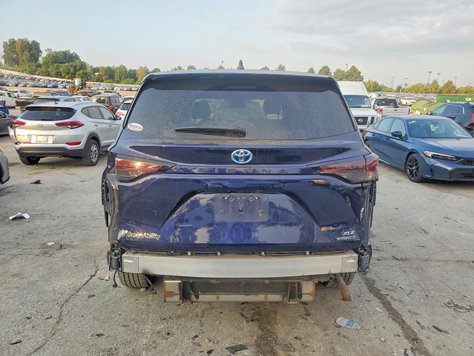 Продаж на аукціоні авто 2023 Toyota Sienna, vin: 5TDYRKEC1PS137656, номер лоту: 68681756