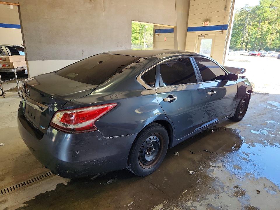 2013 Nissan Altima მანქანა იყიდება აუქციონზე, vin: 1N4AL3AP0DN438847, აუქციონის ნომერი: 69097816
