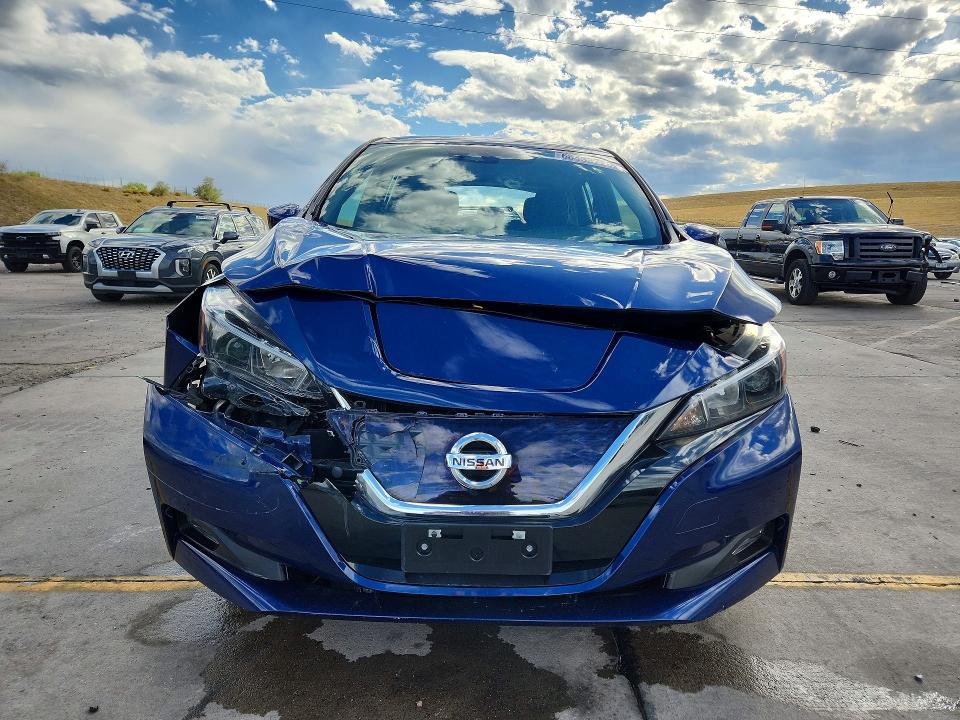 2022 Nissan Leaf მანქანა იყიდება აუქციონზე, vin: 1N4AZ1CV3NC557956, აუქციონის ნომერი: 68433726