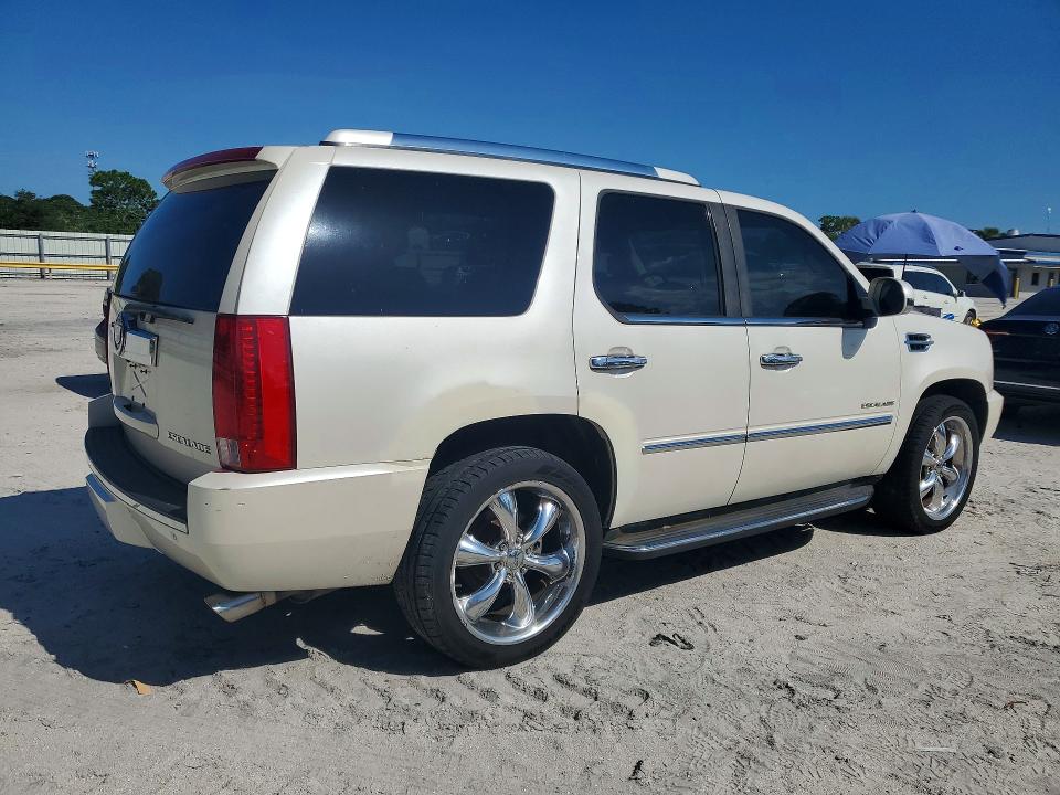 2010 Cadillac Escalade მანქანა იყიდება აუქციონზე, vin: 1GYUKBEF1AR179032, აუქციონის ნომერი: 69089076