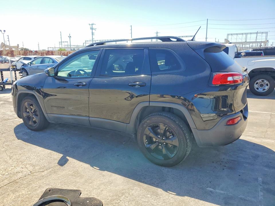 70119896 :رقم المزاد ، 1C4PJLCB9JD545201 vin ، 2018 Jeep Cherokee مزاد بيع