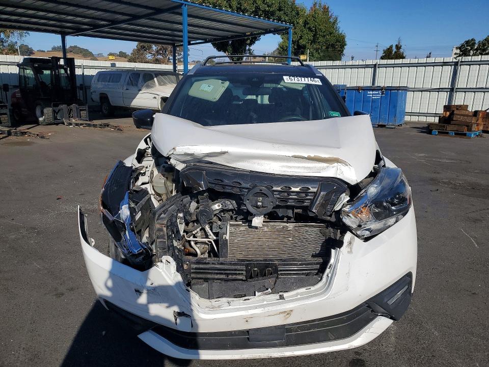 67377746 :رقم المزاد ، 3N1CP5DV1LL493371 vin ، 2020 Nissan Kicks مزاد بيع