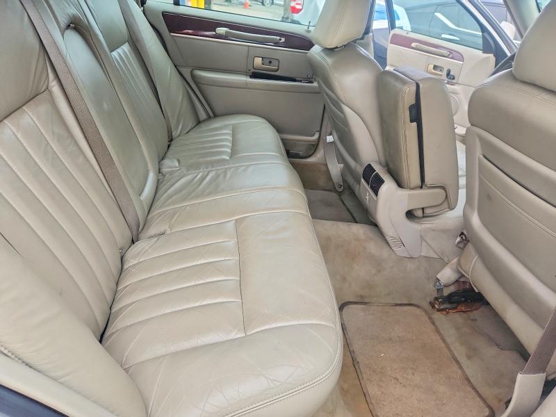 68387546 :رقم المزاد ، 1LNHM81W85Y614047 vin ، 2005 Lincoln Town Car مزاد بيع
