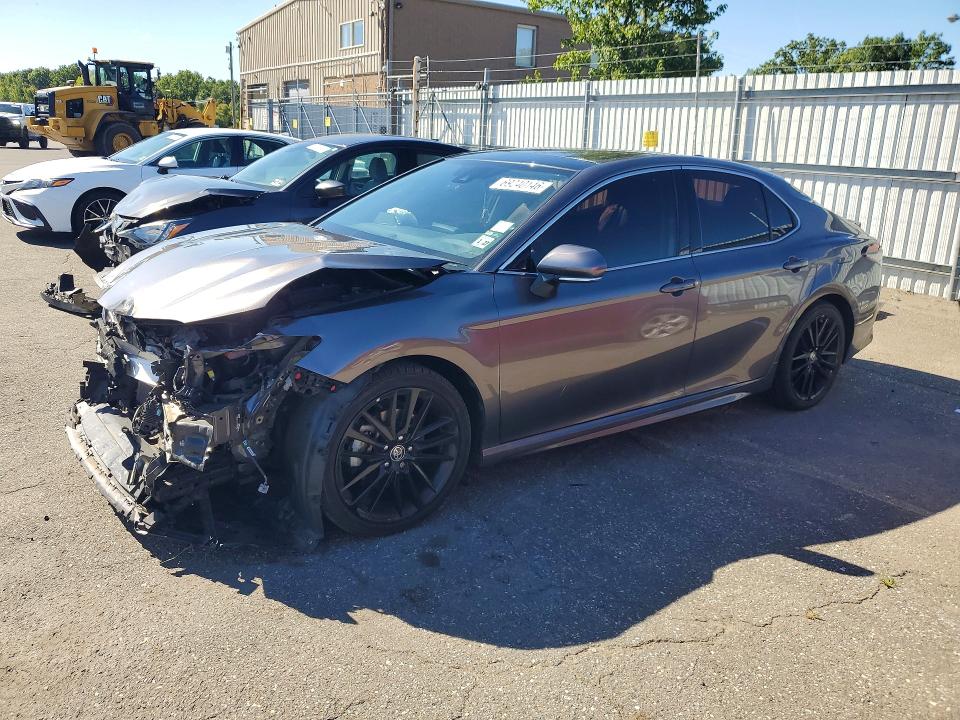 Продаж на аукціоні авто 2022 Toyota Camry, vin: 4T1K61BK1NU056004, номер лоту: 69240146