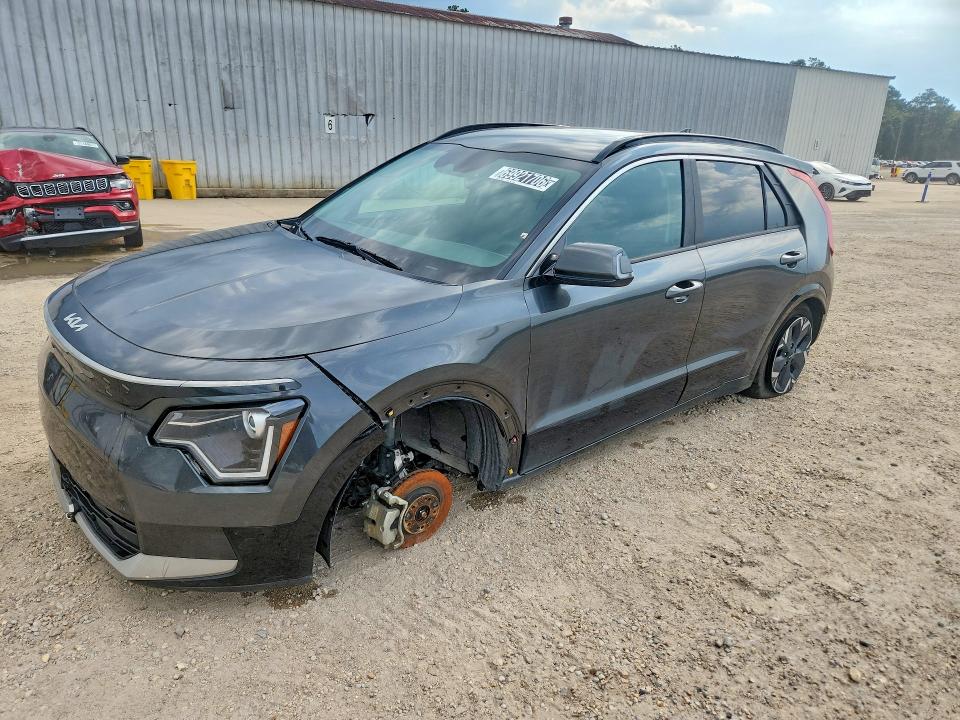 Auction sale of the 2024 Kia Niro, vin: KNDCR3L11R5102562, lot number: 69921706
