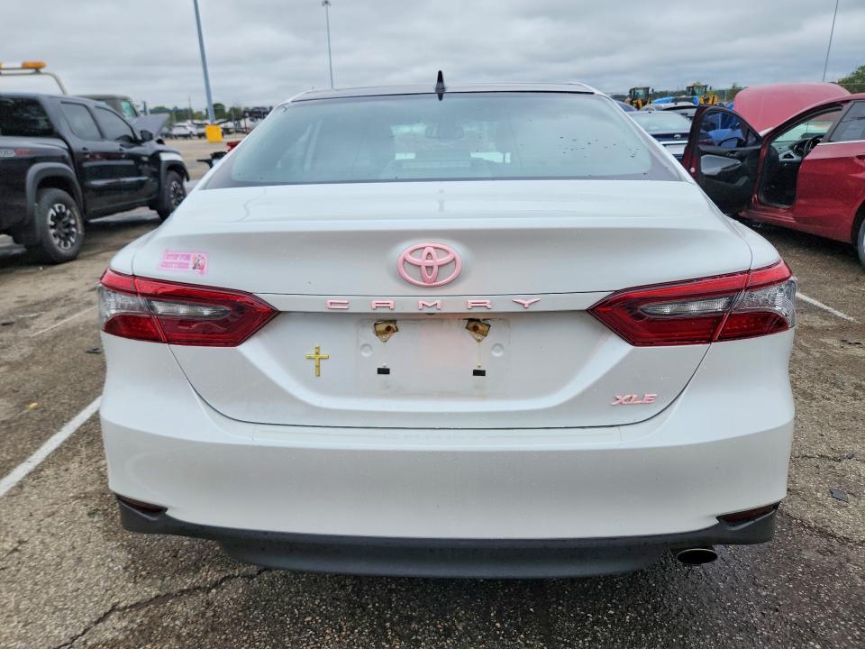 69782696 :رقم المزاد ، 4T1F11AK1MU603160 vin ، 2021 Toyota Camry مزاد بيع