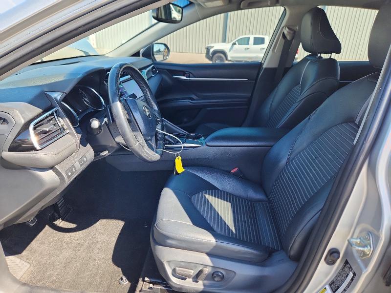 70850306 :رقم المزاد ، 4T1B11HK0JU636876 vin ، 2018 Toyota Camry مزاد بيع