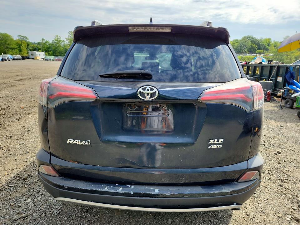 67419196 :رقم المزاد ، JTMRFREV9JJ739300 vin ، 2018 Toyota Rav4 مزاد بيع
