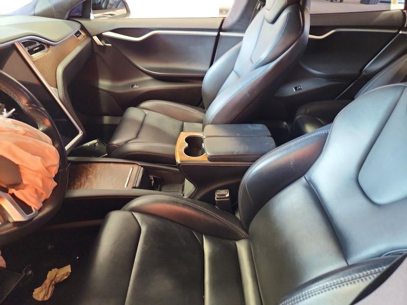 67422726 :رقم المزاد ، 5YJSA1E28JF247288 vin ، 2018 Tesla Model S مزاد بيع