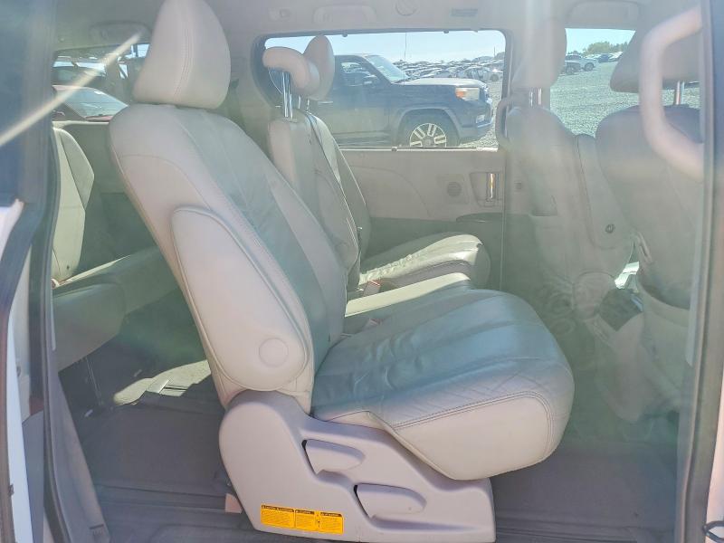 Продаж на аукціоні авто 2011 Toyota Sienna, vin: 5TDYK3DCXBS041674, номер лоту: 70811056