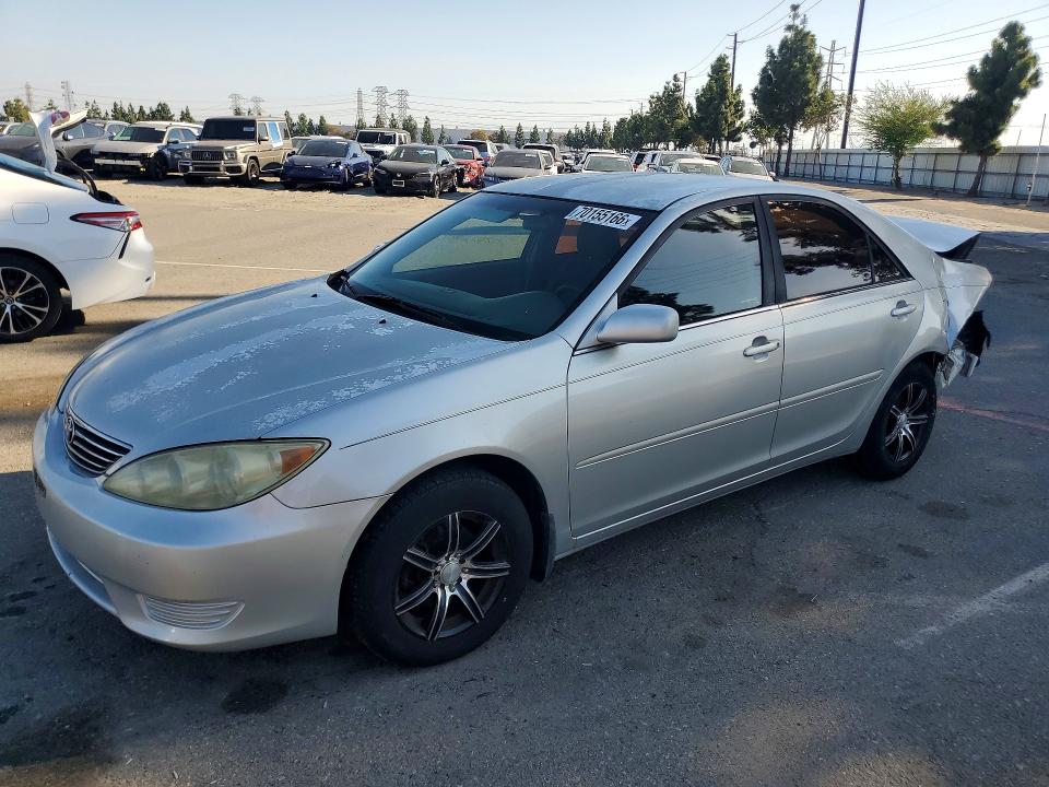 2005 Toyota Camry მანქანა იყიდება აუქციონზე, vin: 4T1BE32K25U599683, აუქციონის ნომერი: 70155166