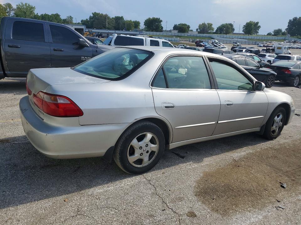 Продажа на аукционе авто 1998 Honda Accord, vin: 1HGCG5650WA131023, номер лота: 69189866