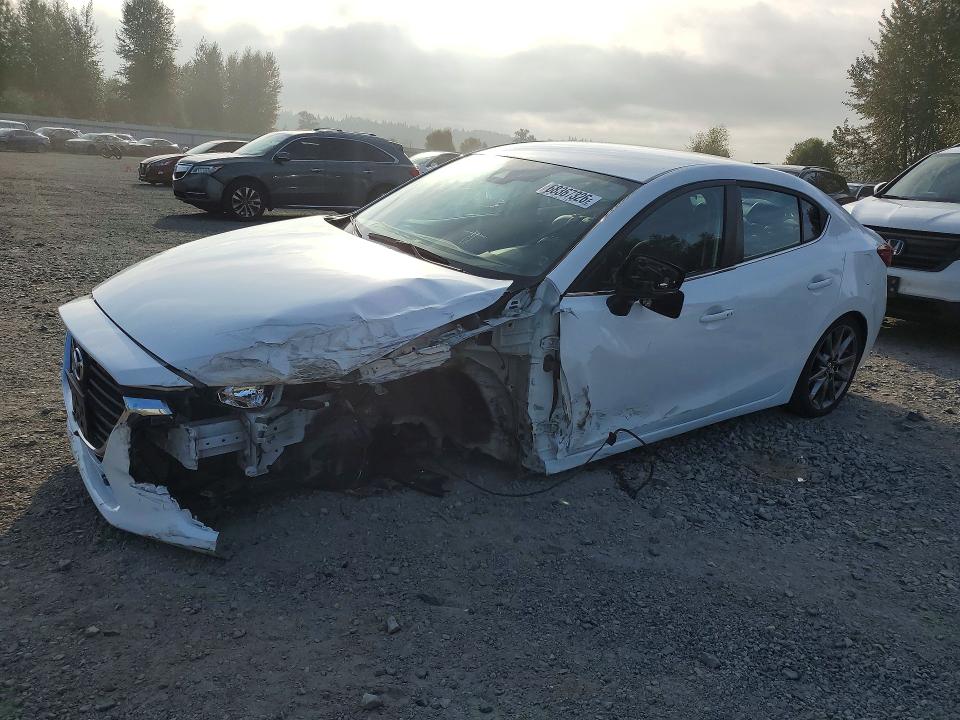 Auction sale of the 2018 Mazda 3, vin: 3MZBN1V33JM210557, lot number: 68367326