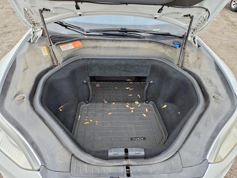 63731346 :رقم المزاد ، 5YJSA1H15EFP65027 vin ، 2014 Tesla Model S مزاد بيع