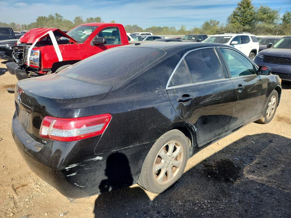 70621696 :رقم المزاد ، 4T4BF3EK0BR184730 vin ، 2011 Toyota Camry مزاد بيع