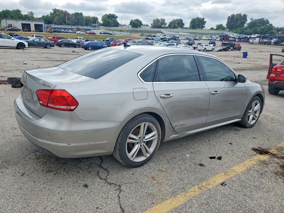 Продажа на аукционе авто 2014 Volkswagen Passat, vin: 1VWCN7A32EC082607, номер лота: 68400616