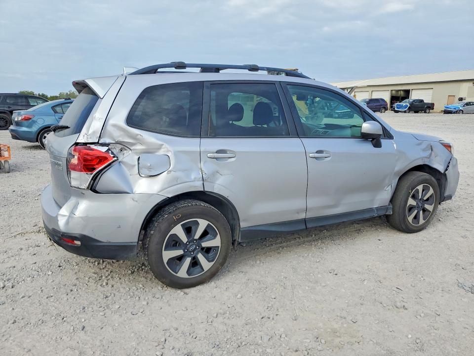 68316136 :رقم المزاد ، JF2SJAEC9HH800972 vin ، 2017 Subaru Forester مزاد بيع