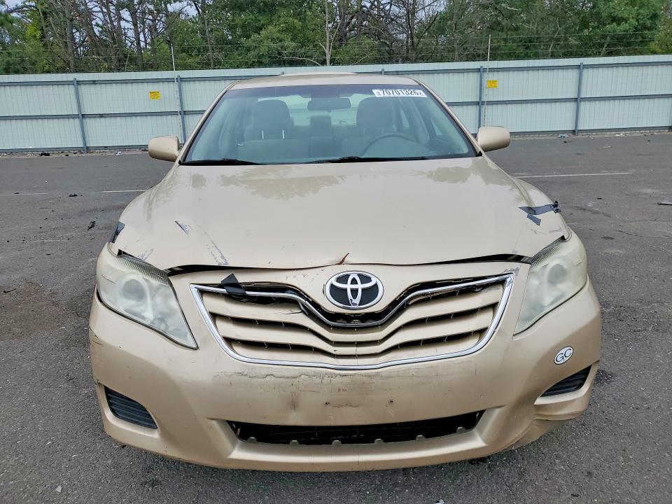 70701326 :رقم المزاد ، 4T4BF3EK8AR021046 vin ، 2010 Toyota Camry مزاد بيع