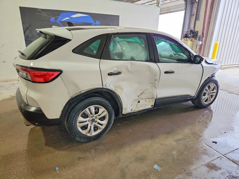 Продажа на аукционе авто 2022 Ford Escape, vin: 1FMCU0F63NUB32775, номер лота: 65947216