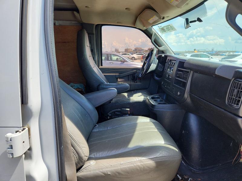 67667886 :رقم المزاد ، 1GCWGBFF4G1128064 vin ، 2016 Chevrolet Express G2500 مزاد بيع