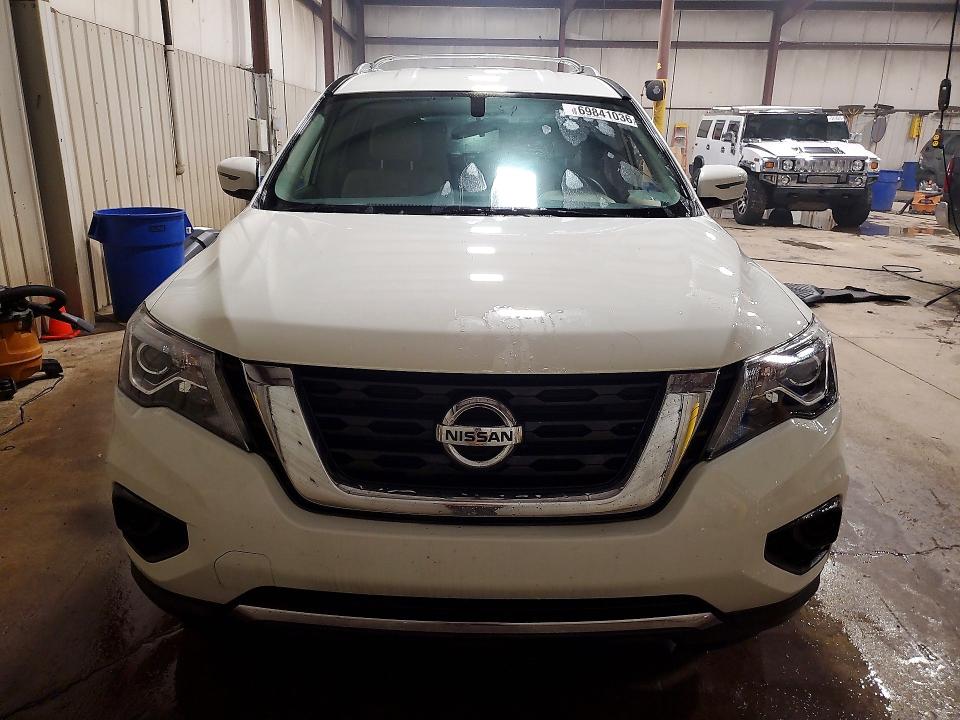 Продажа на аукционе авто 2017 Nissan Pathfinder, vin: 5N1DR2MM6HC640817, номер лота: 69841036