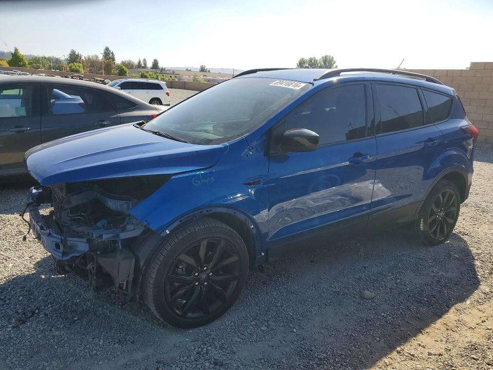 69416616 :رقم المزاد ، 1FMCU0GD9KUA72008 vin ، 2019 Ford Escape مزاد بيع