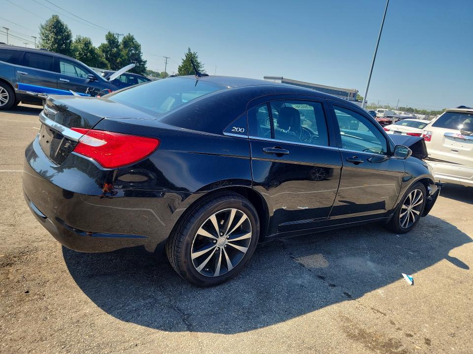 Продаж на аукціоні авто 2013 Chrysler 200, vin: 1C3CCBCG3DN624199, номер лоту: 67680296