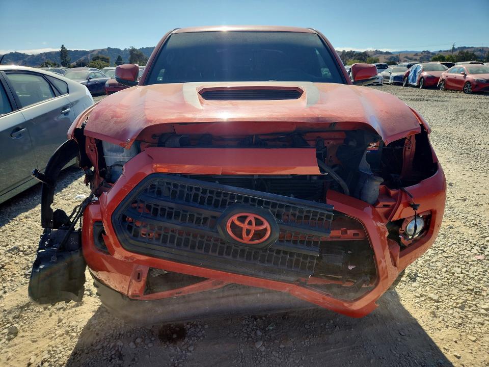 69589496 :رقم المزاد ، 3TMAZ5CN3GM009300 vin ، 2016 Toyota Tacoma مزاد بيع