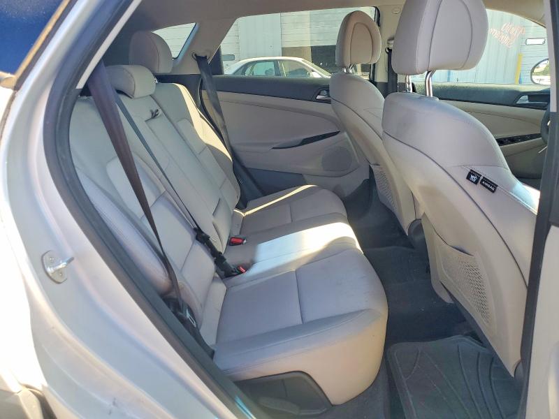 68155346 :رقم المزاد ، KM8J33A44HU329511 vin ، 2017 Hyundai Tucson مزاد بيع