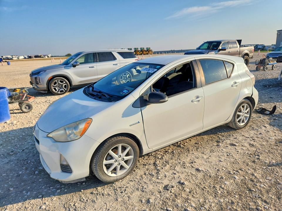 70126276 :رقم المزاد ، JTDKDTB32C1514596 vin ، 2012 Toyota Prius C مزاد بيع