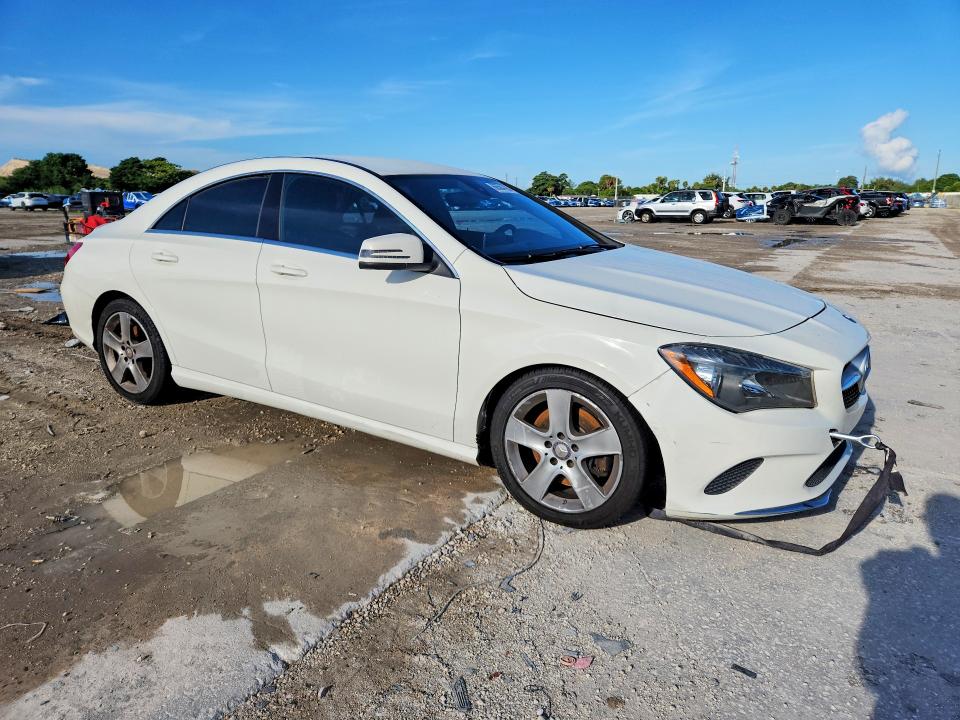66584796 :رقم المزاد ، WDDSJ4EB6HN429283 vin ، 2017 Mercedes-benz Cla مزاد بيع