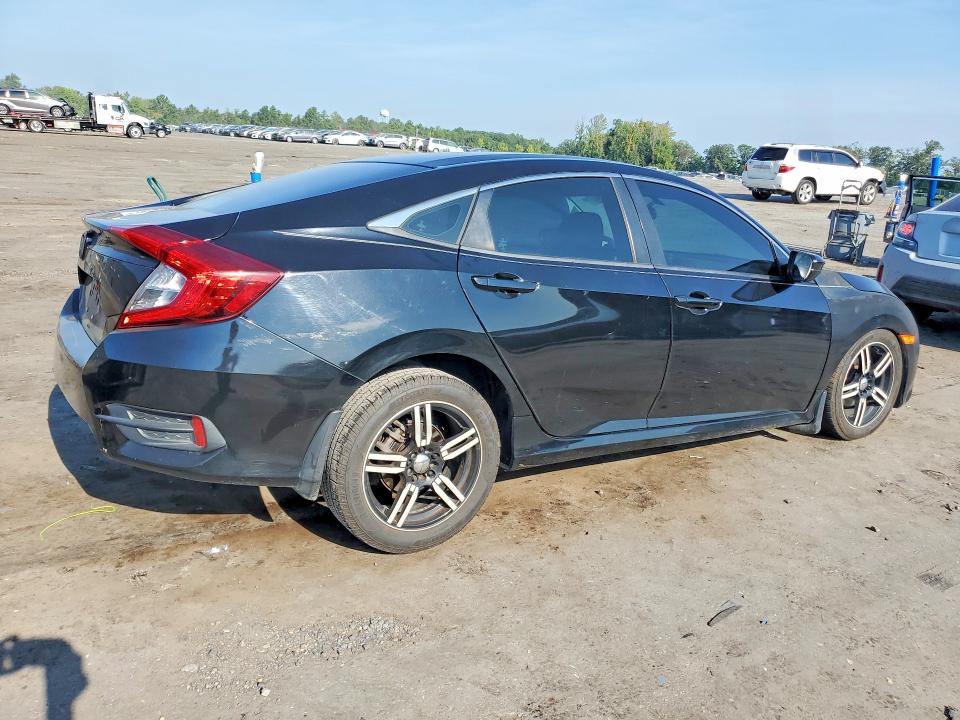 67606476 :رقم المزاد ، 2HGFC2F54JH544905 vin ، 2018 Honda Civic مزاد بيع