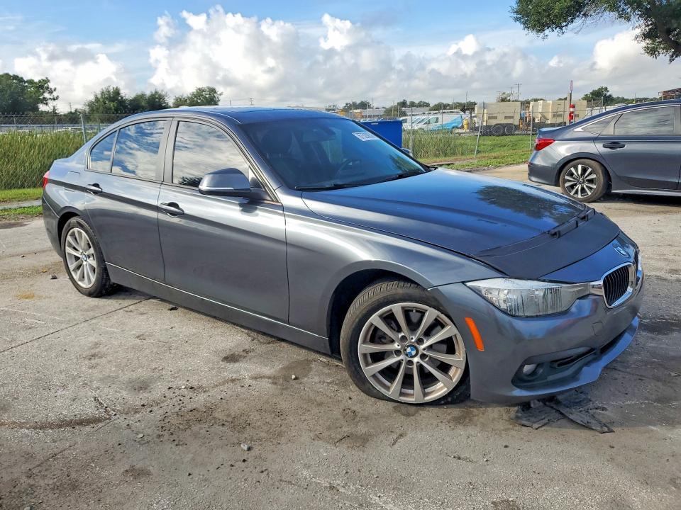 67528856 :رقم المزاد ، WBA8E1G50GNT99918 vin ، 2016 Bmw 320 مزاد بيع