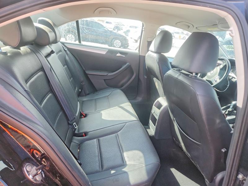 68814406 :رقم المزاد ، 3VWD17AJ3EM429844 vin ، 2014 Volkswagen Jetta مزاد بيع