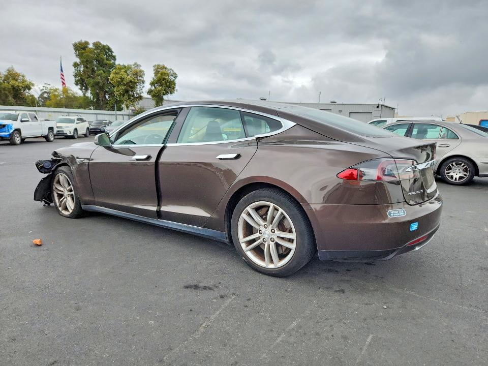 2014 Tesla Model S მანქანა იყიდება აუქციონზე, vin: 5YJSA1S17EFP29414, აუქციონის ნომერი: 68040556