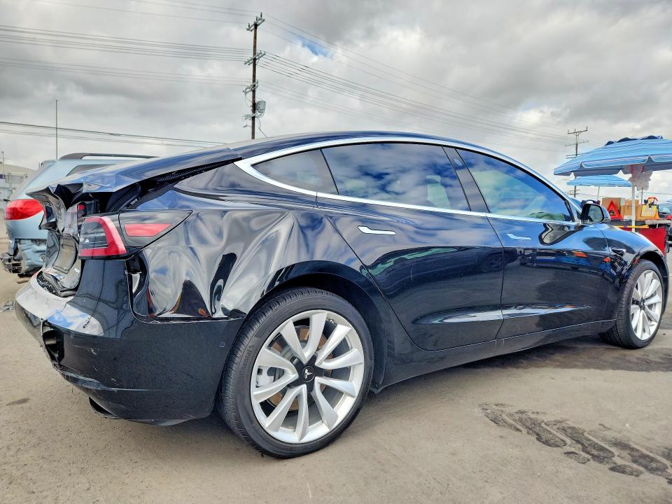 Продажа на аукционе авто 2019 Tesla Model 3, vin: 5YJ3E1EB2KF194078, номер лота: 68247636