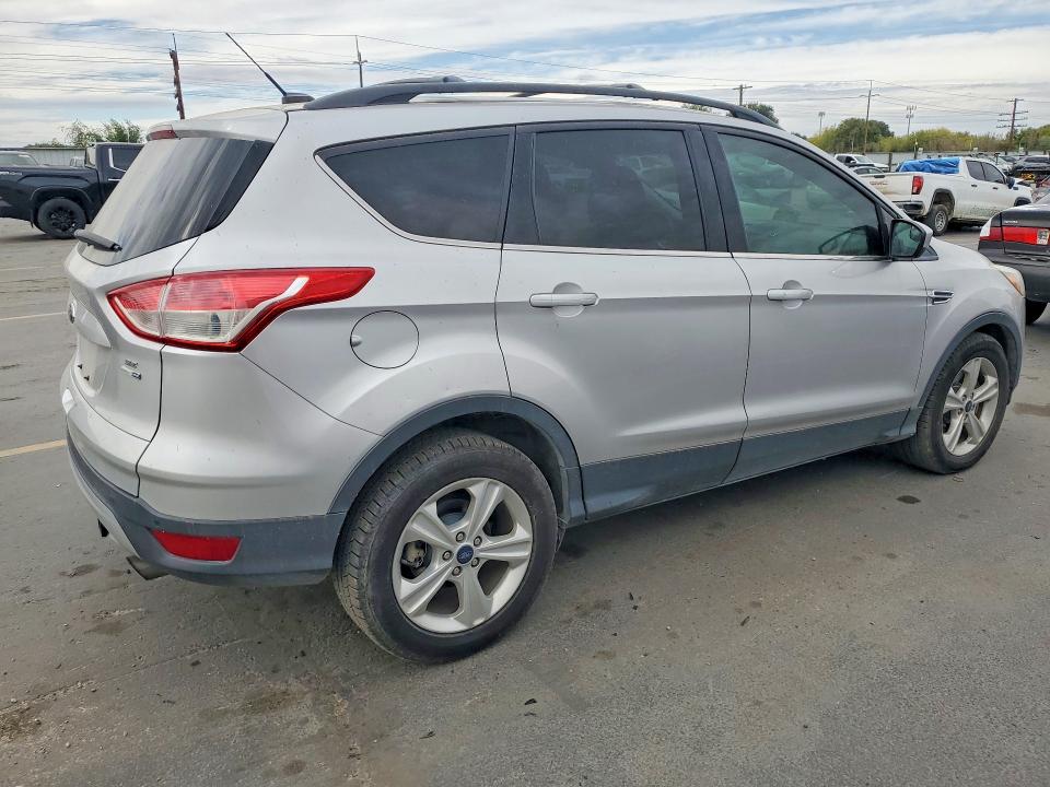 70328336 :رقم المزاد ، 1FMCU9G9XFUC29082 vin ، 2015 Ford Escape مزاد بيع