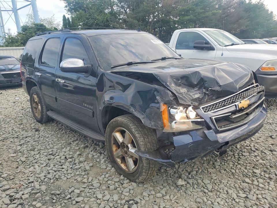 69503976 :رقم المزاد ، 1GNSKAE00BR368380 vin ، 2011 Chevrolet Tahoe مزاد بيع