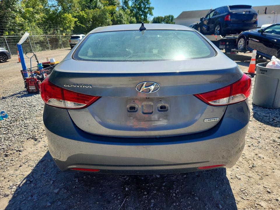 2013 Hyundai Elantra მანქანა იყიდება აუქციონზე, vin: 5NPDH4AE4DH383106, აუქციონის ნომერი: 69633076