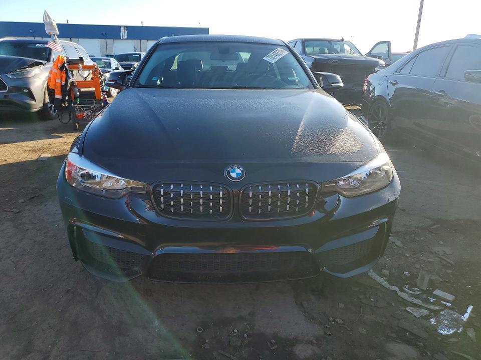 70149276 :رقم المزاد ، WBA3C3G51FNS74338 vin ، 2015 Bmw 320 مزاد بيع