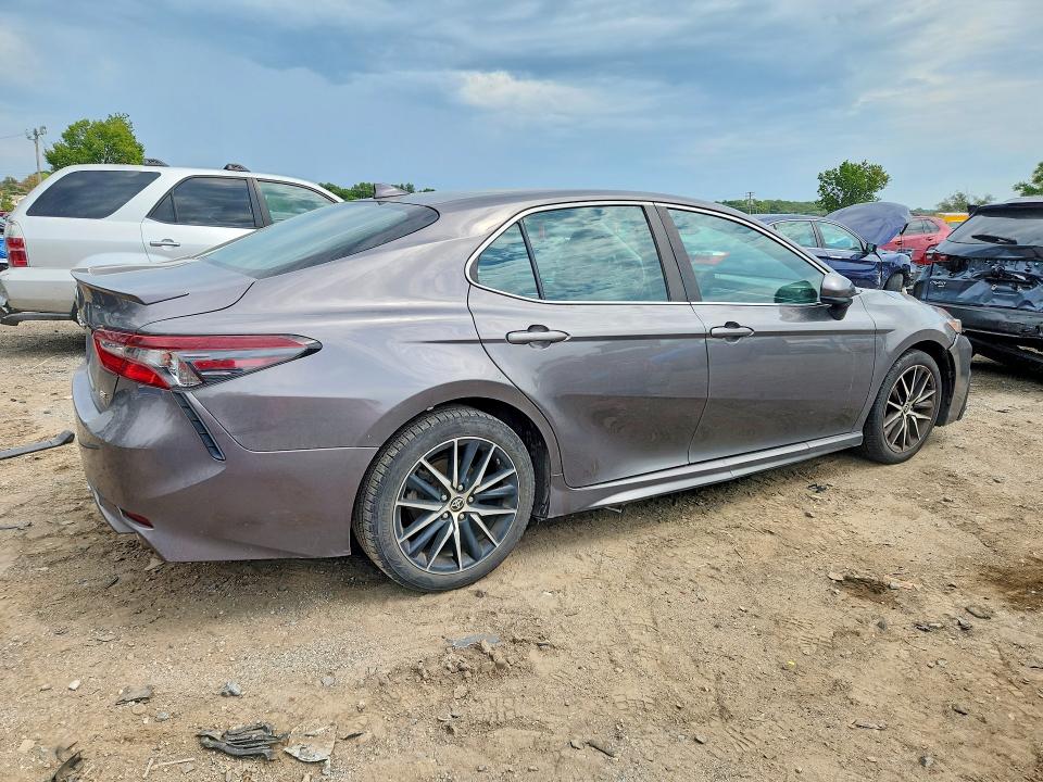 2021 Toyota Camry მანქანა იყიდება აუქციონზე, vin: 4T1G11AK8MU576334, აუქციონის ნომერი: 67563316