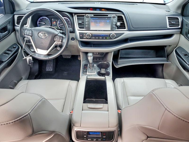 70635646 :رقم المزاد ، 5TDJZRFH3JS833379 vin ، 2018 Toyota Highlander مزاد بيع