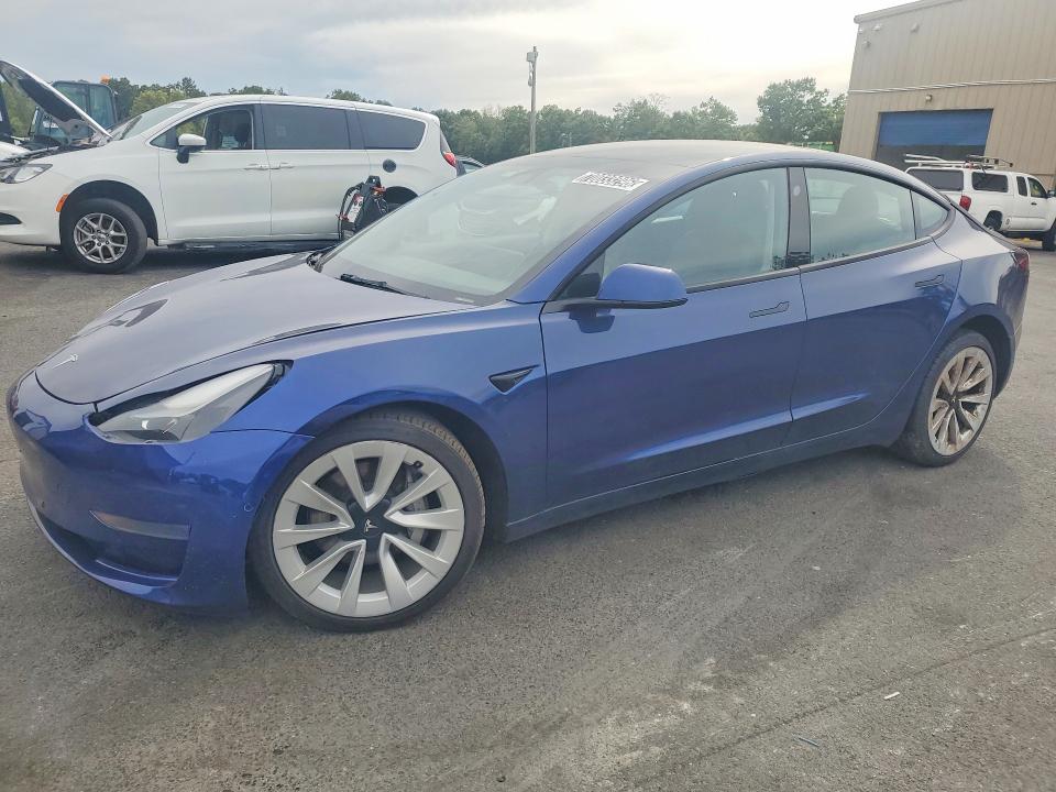 2022 Tesla Model 3 მანქანა იყიდება აუქციონზე, vin: 5YJ3E1EA2NF372311, აუქციონის ნომერი: 70033296
