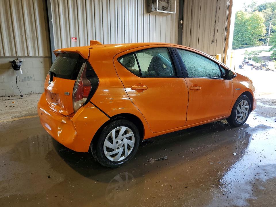 67808446 :رقم المزاد ، JTDKDTB34F1105519 vin ، 2015 Toyota Prius C مزاد بيع